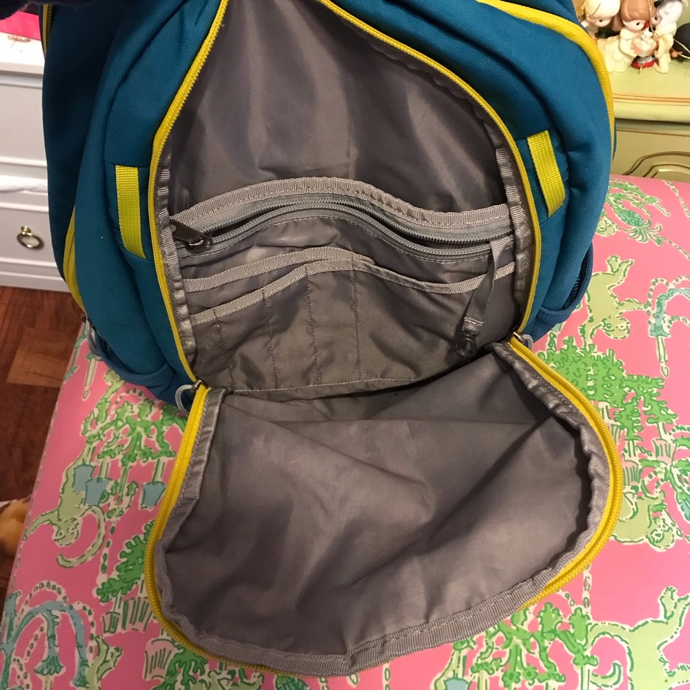 Kelty Flint 32L Backpack in teal and lime green - Picture 6 of 14